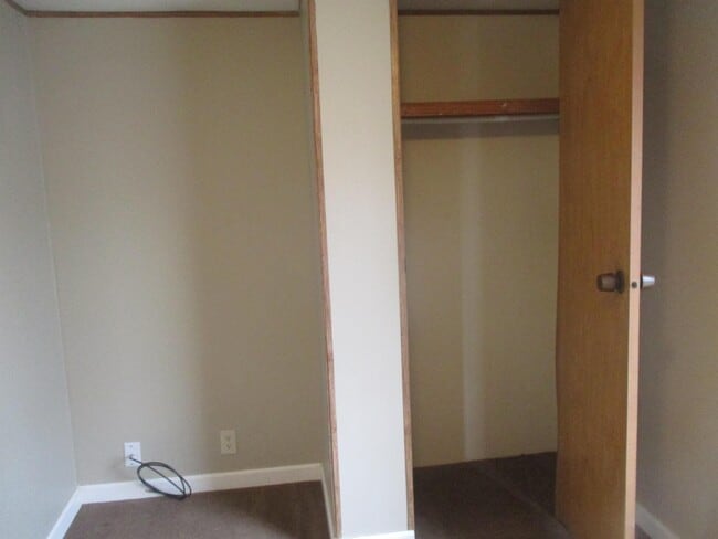 Building Photo - 511 Kayla St