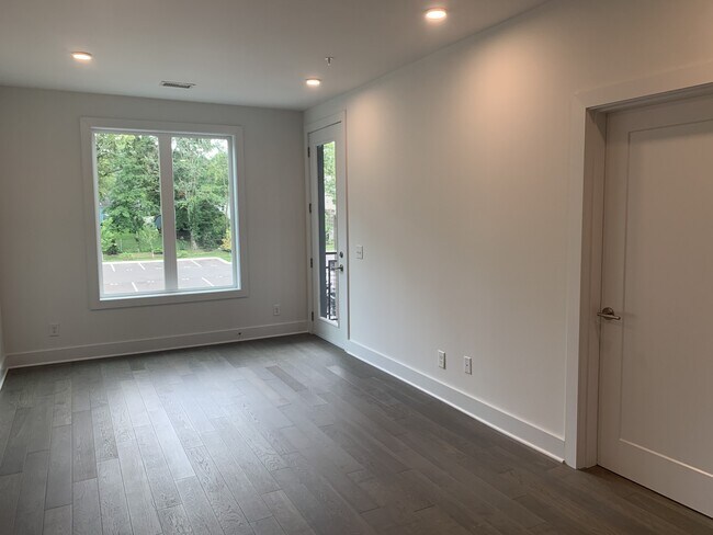 Foto del edificio - 1041 E Trinity Ln
