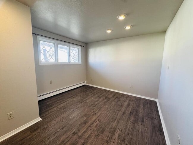 Building Photo - 1819 5th Ave