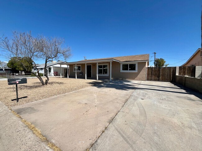 Foto del edificio - Fully Remodeled 3 Bd 2 Ba in Scottsdale!