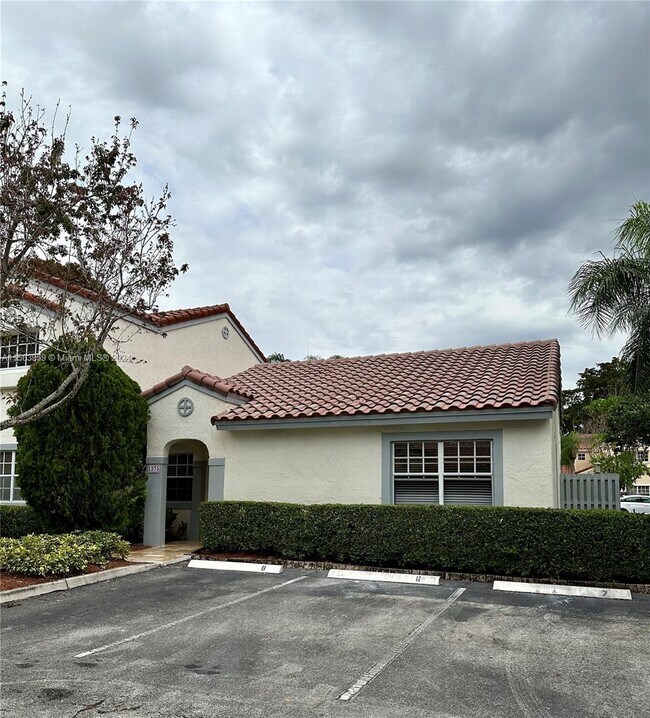 Foto del edificio - 1375 Cottonwood Cir