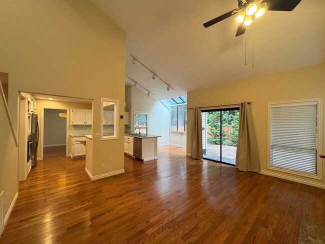 Building Photo - Great Home For Rent