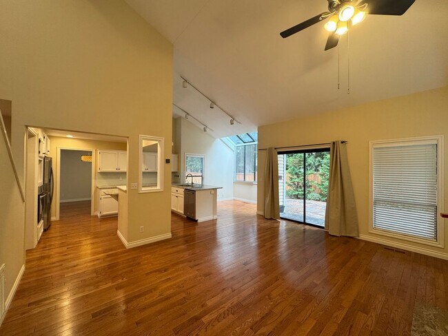 Foto del edificio - Great Home For Rent