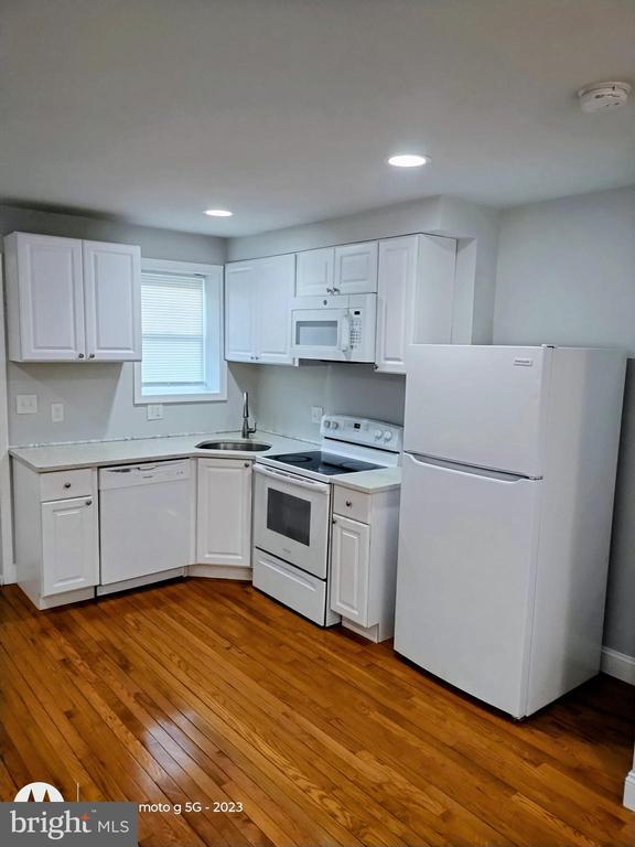 Foto del edificio - 1224 Clover Ln