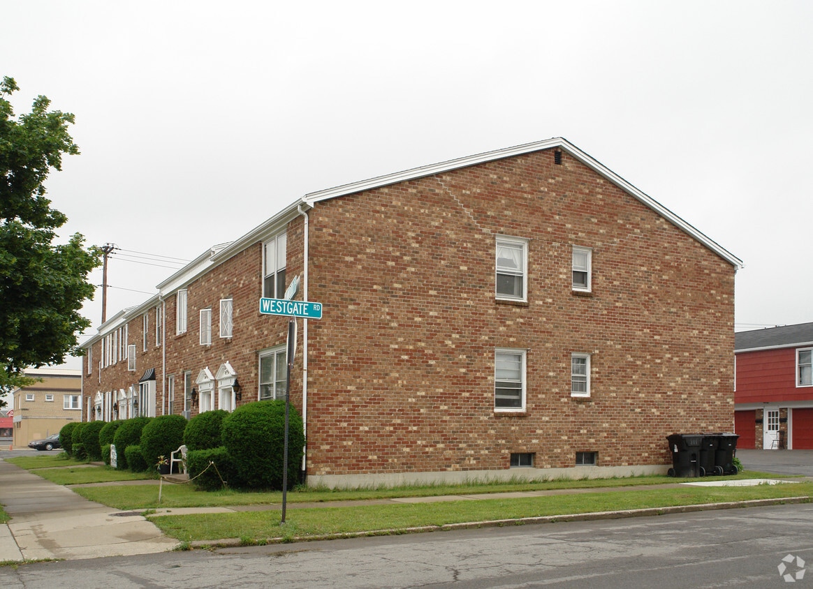 Primary Photo - 2473 Elmwood Ave
