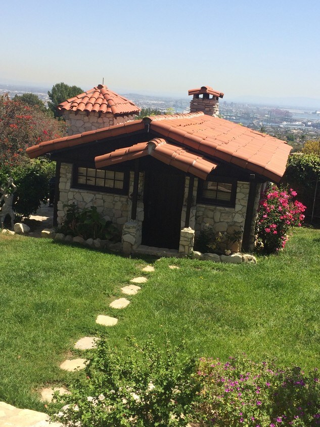 Cottage - 6441 Via Colinita