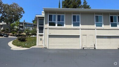 Building Photo - 361 Ridgeview Dr