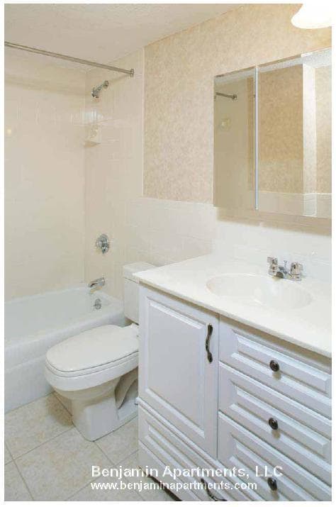 Building Photo - 15 Allen St