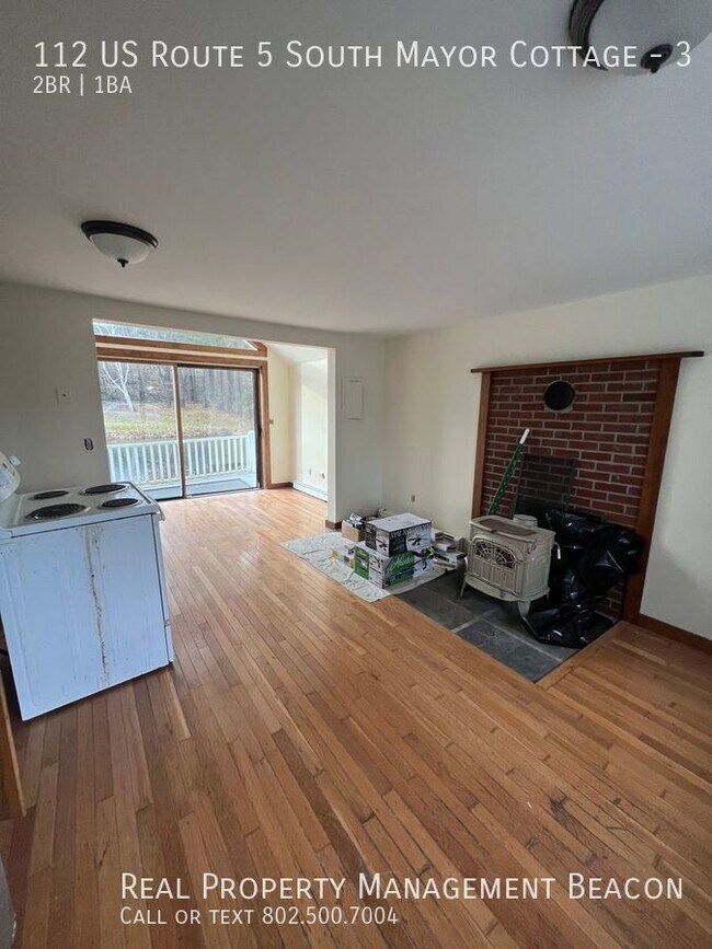 Building Photo - 2 Bedroom cottage $2000 plus utilities