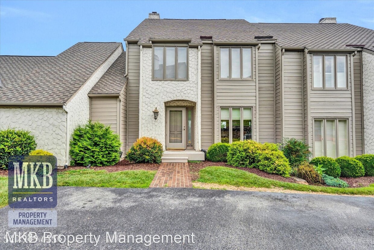 4978 Hunting Hills Cir, Cave Spring, VA 24018 House Rental in Cave Spring, VA