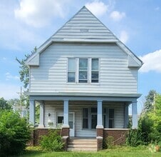 Building Photo - 1501 E Lewis St