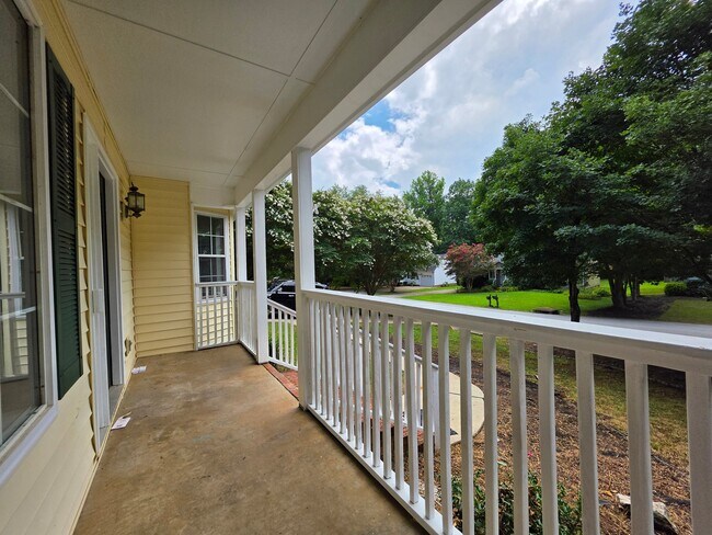 Foto del edificio - 503 Dunwoody Dr