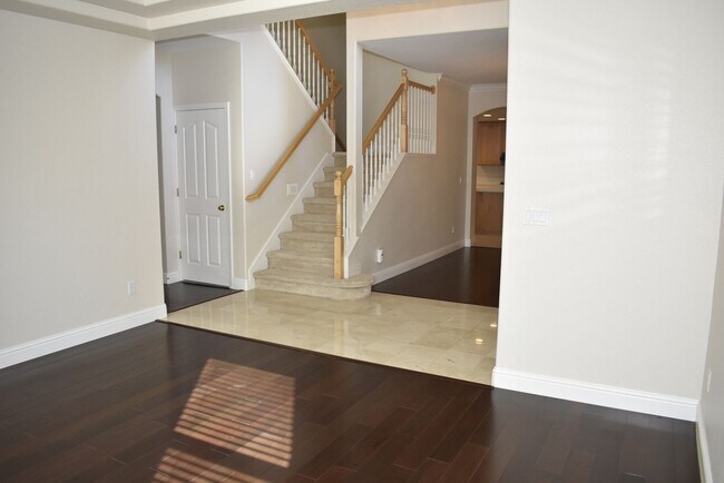 Foto del edificio - 630 Rogers Cir