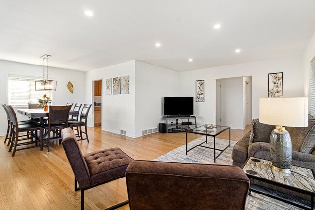 Building Photo - 1542 Orchard Rd