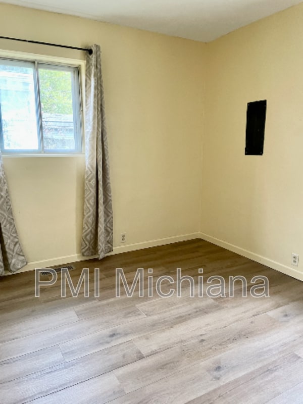 Building Photo - 1213 Mc Cartney St