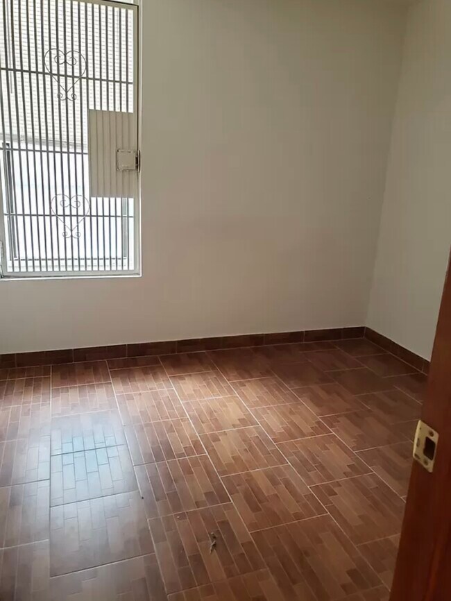 Foto del edificio - 31-14 28th Ave