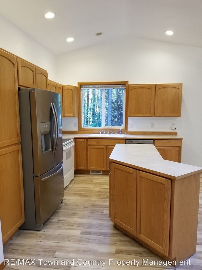 Building Photo - 3 br, 2 bath House - 6208 SE Modoc Ct