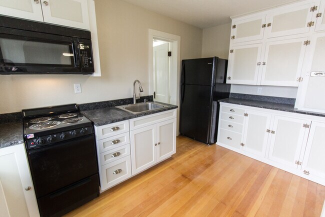 Foto del edificio - Rehabbed Downtown Top Floor Studio!