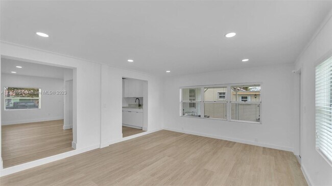 Foto del edificio - 4840 SW 5th Terrace