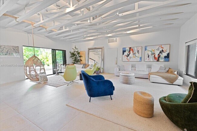Foto del edificio - 105 NW 92nd St