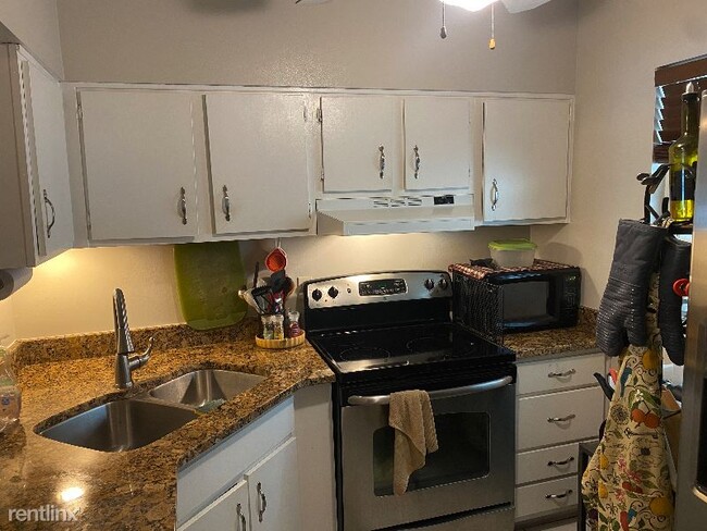 Building Photo - 2 br, 2 bath Condo - 2500 Lee Rd 230 Unit 230