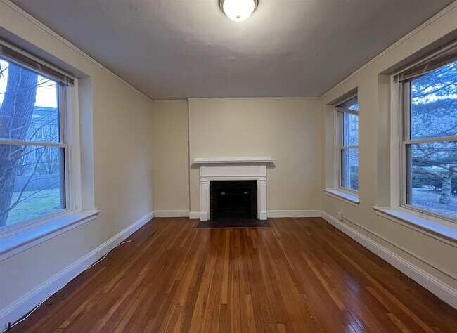 Building Photo - 8 Craigie Cir