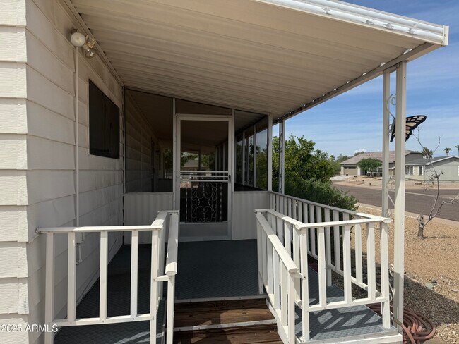 Foto del edificio - 17249 N 66th Ln