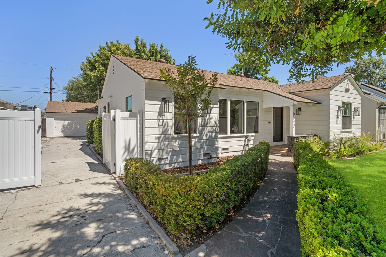 Primary Photo - 5512 Morella Ave