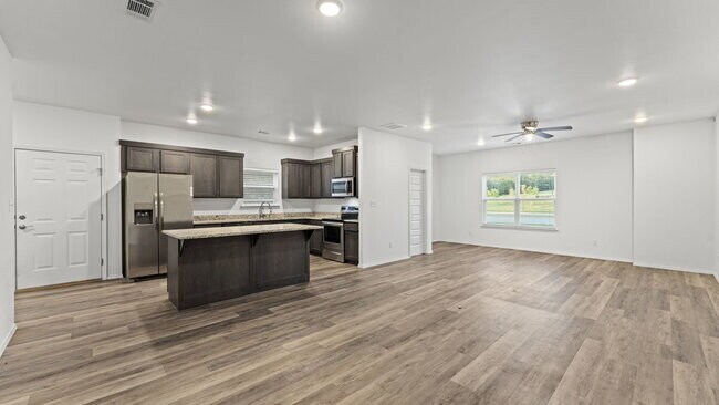 Foto del edificio - "Spacious 4-Bedroom Duplex with 4.5 Baths ...