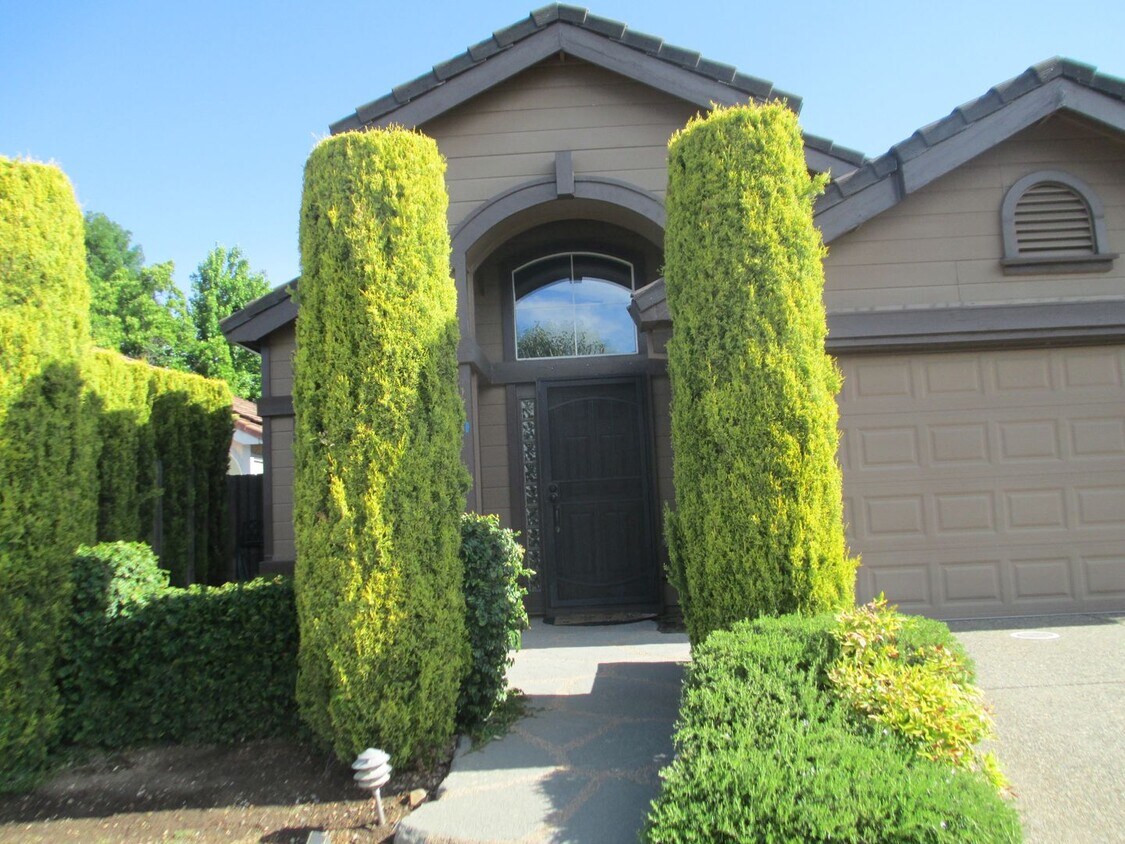 Foto del edificio - Charming home on quiet court in Olympus Pointe.