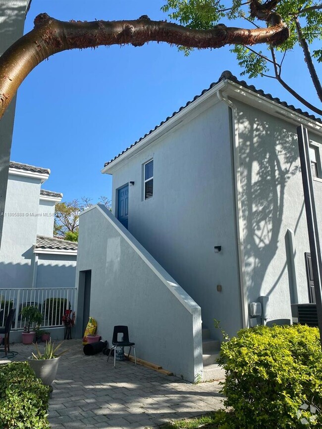 Building Photo - 9253 SW 169th Ave