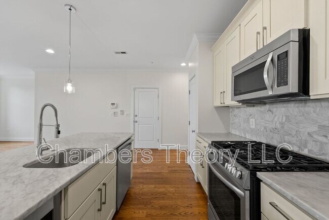 Building Photo - 1228 I St NE