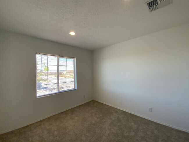Foto del edificio - 3 Bedroom Single Story New Build in Mesa Del Sol Near Netflix Studios!