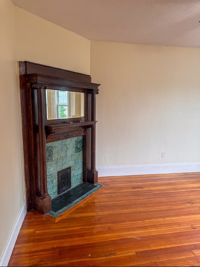 Photo - Spacious  4 Bed 2 Bath Boston Gem Apartment