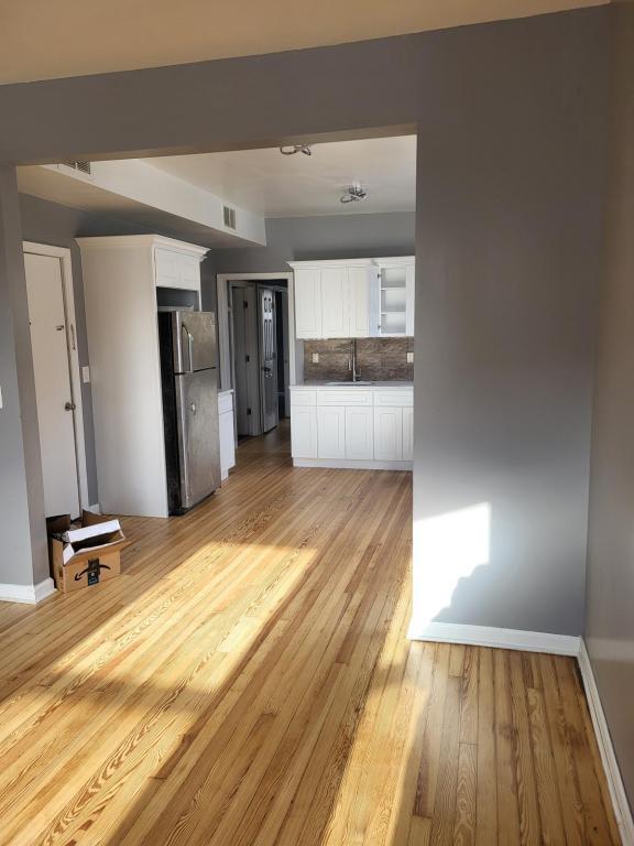 Foto del edificio - 93 Hopkins Pl