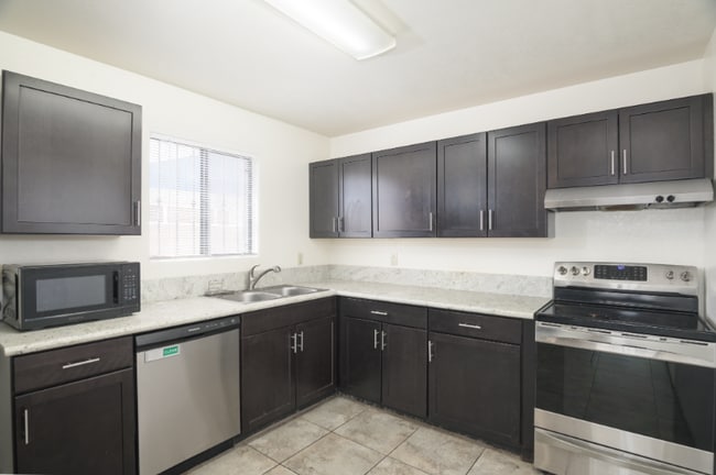 Photo - 1647 E Lester St Townhome