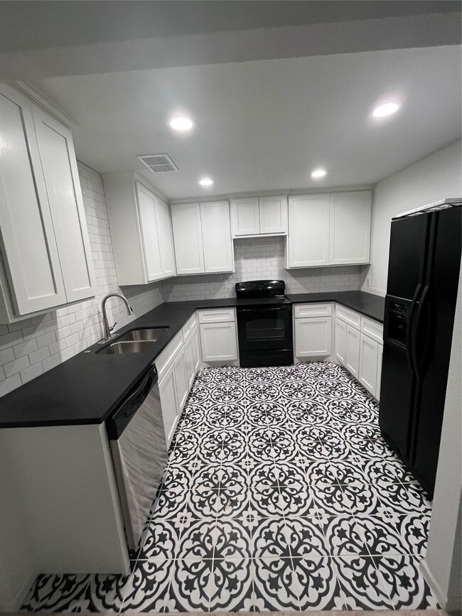 Foto del edificio - 21534 Cedar Ln