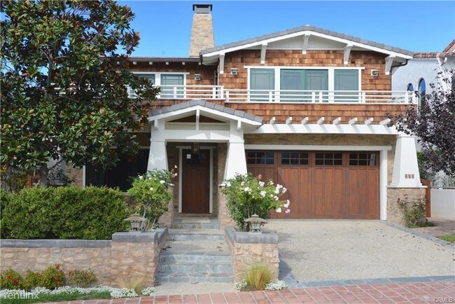 Building Photo - 224 W Avenida Valencia