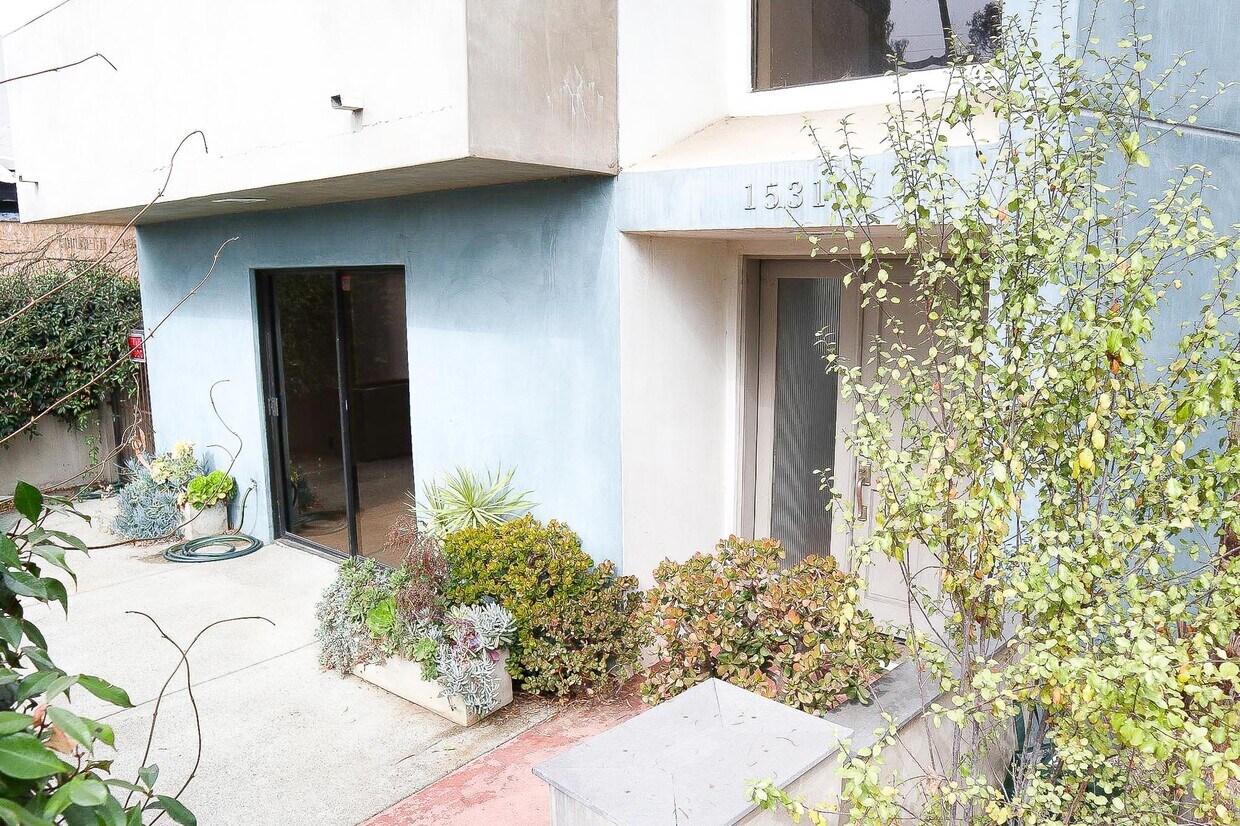 Entrada principal - 1531 Cabrillo Ave