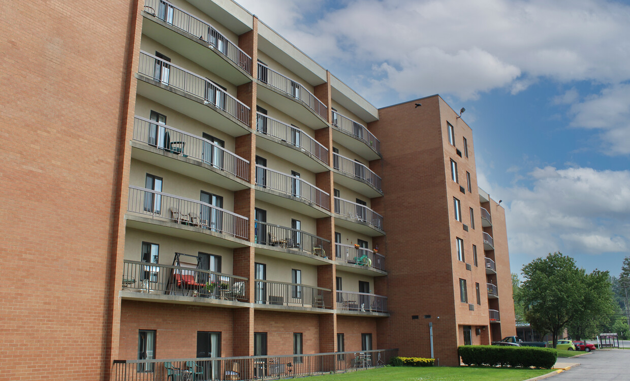 Primary Photo - Vista South Apartments