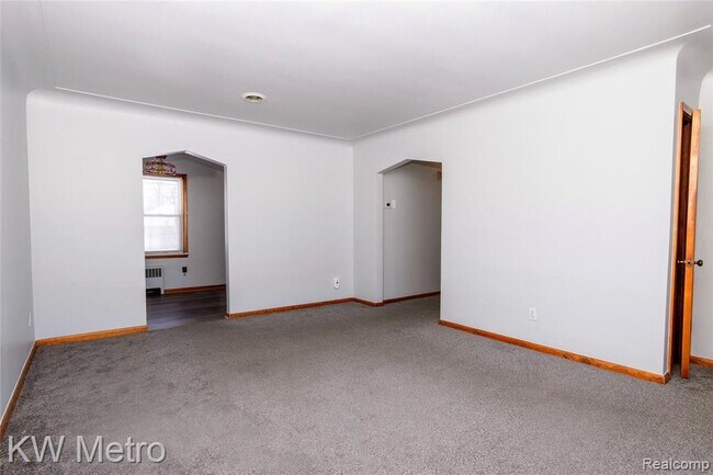 Foto del edificio - 32348 Linderman Ave