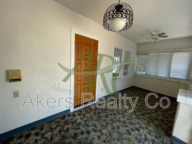 Foto del edificio - 524 Belmont Ave
