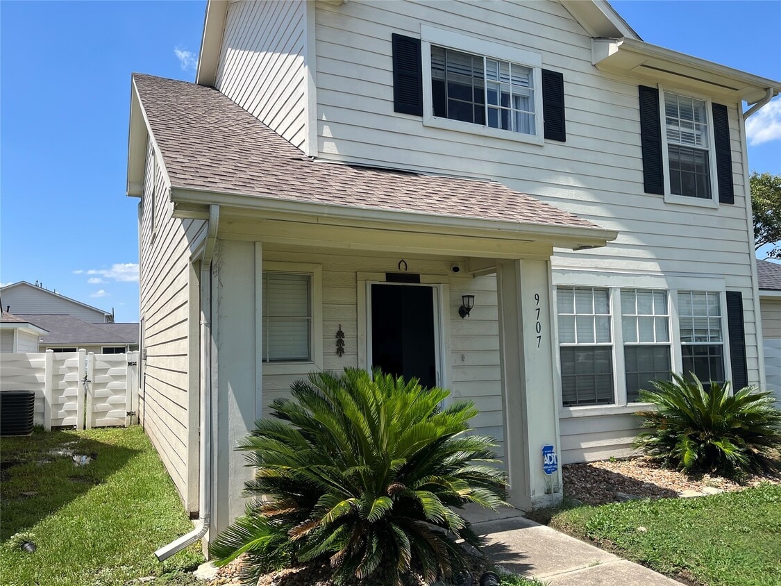 Primary Photo - 9707 Farrell Dr