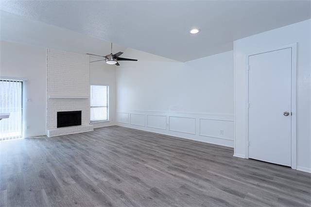 Foto del edificio - 7450 Holly Hill Dr