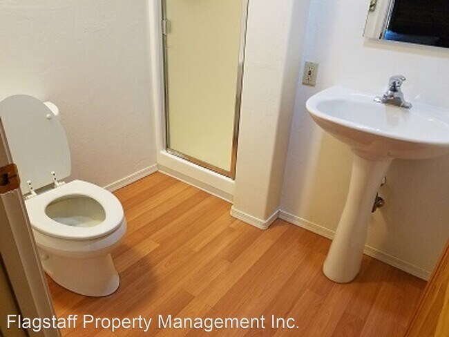 Building Photo - 2 br, 2 bath House - 168 E. Comanche St.