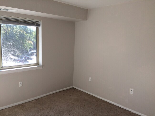 Building Photo - 12415 Braxfield Ct