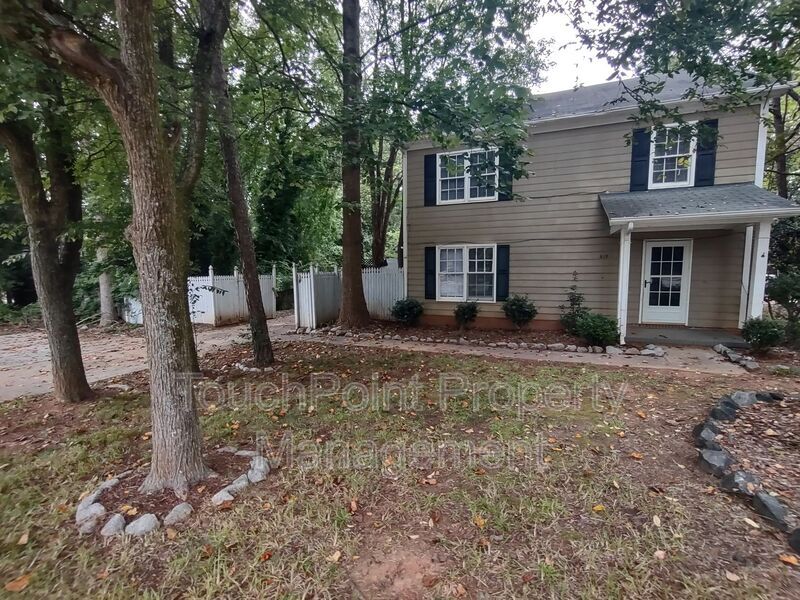 Primary Photo - 615 Rama Rd