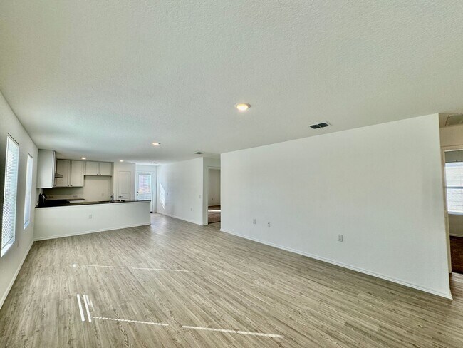 Building Photo - Classic Open Concept Home ~ Short Drive to...
