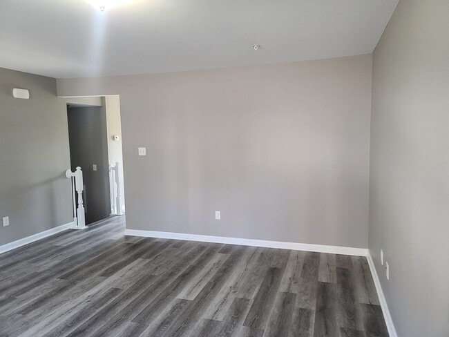Building Photo - 3 Bedroom 2 1/2 bath Townhome for Rent in Waynesboro