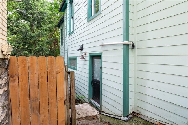 Foto del edificio - 799 Charles Allen Dr NE